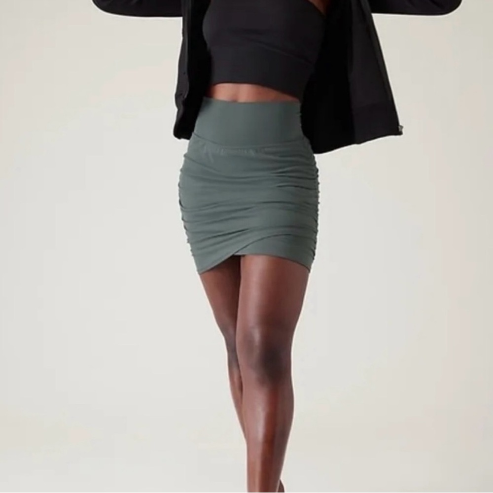 Athleta Olive Mini Transcend Skort NWOT